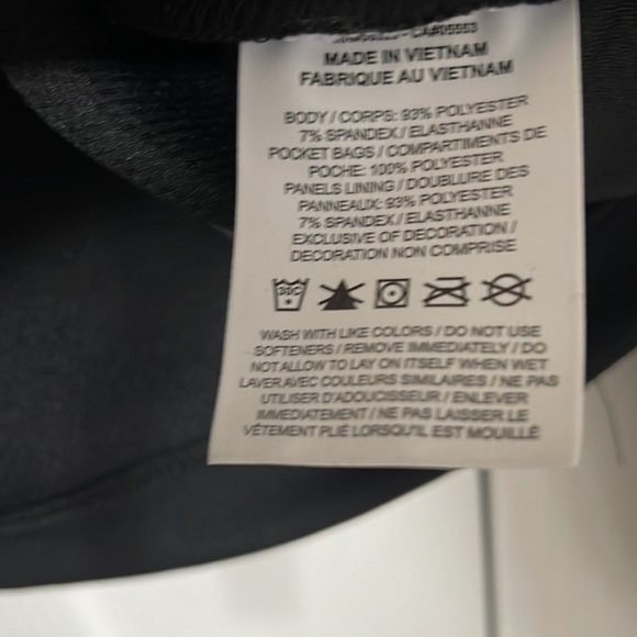 NIKE dry fit black top, sz small - Picture 6 of 6